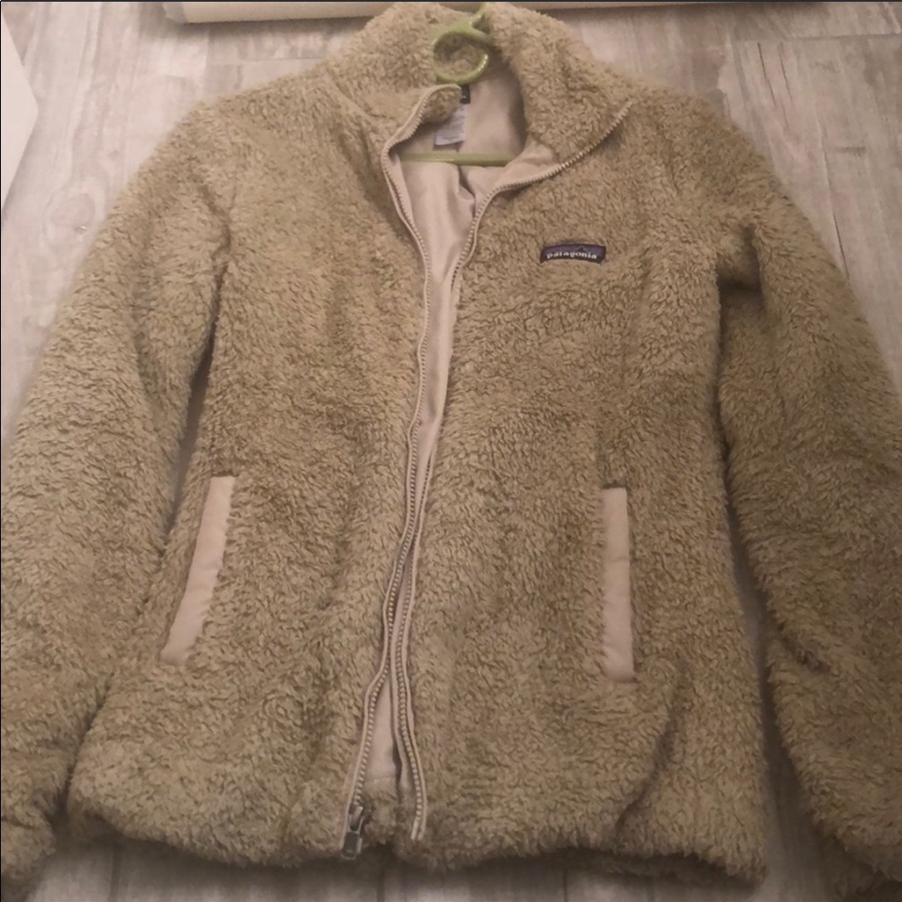 Patagonia Jacket women’s Tan fleece medium